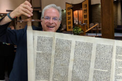 Simchat Torah Shabbat Service